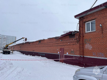 Сход снега и наледи с крыш - сезонный риск, который необходимо предотвратить
